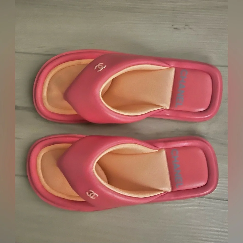 Chanel 22P Lambskin Pink Padded Pool Thong Flip-Flops Pillow Sandals Slides Shoe